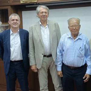 คณะผู้บริหาร  บริษัท SAER จากอิตาลี่ เยี่ยมชมบริษัทกุลธร จำกัด 